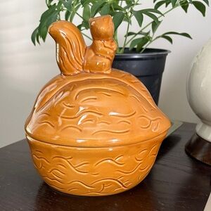 Ceramic Squirrel treat container. Perfect for your table scape